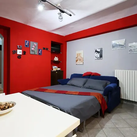 Lägenhet Re Cit Diano dʼAlba